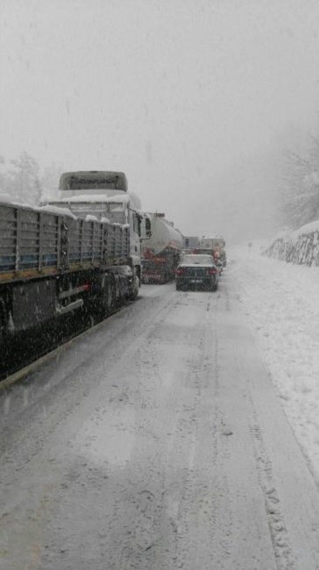 Akçakoca Karayolu Çile Yolu Oldu