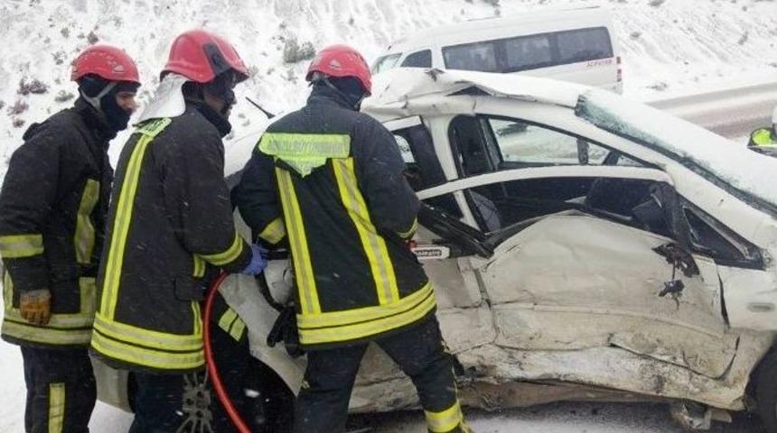 Denizli&rsquo;de Kaza: 1 &Ouml;l&uuml;, 3 Yaralı