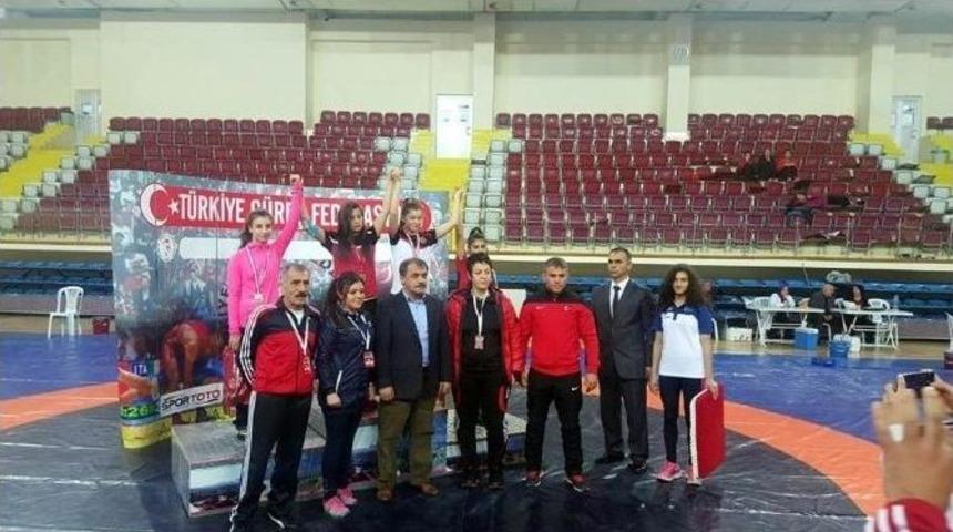 Zeliha Kara T&uuml;rkiye Şampiyonu Oldu