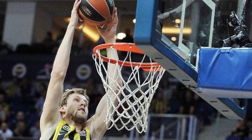 Thy Euroleague&rsquo;de Haftanın Mvp&rsquo;si Vesely Ve Bourousıs