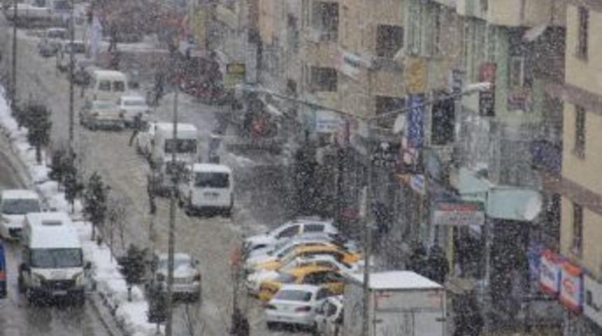 Hakkari&rsquo;de Kar Yağışı