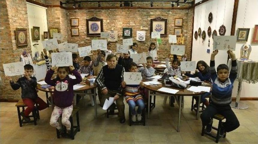 Karikat&uuml;rl&uuml; Ev, 60 Sergi Ve 9 Bin Ziyaret&ccedil;i Ağırladı