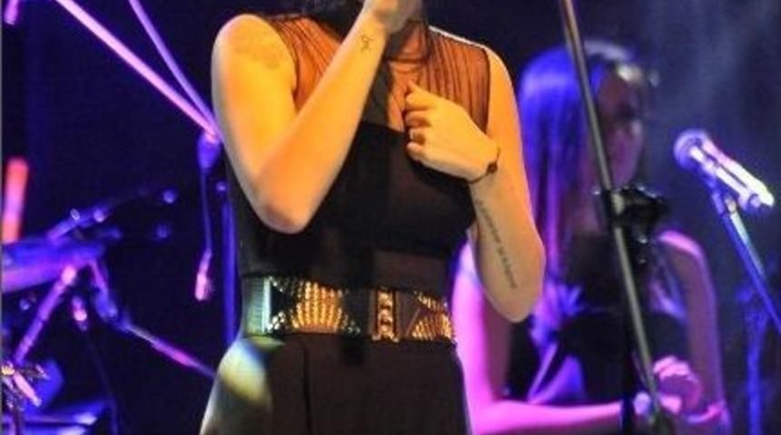 İrem Dericiye Sevgi Seli