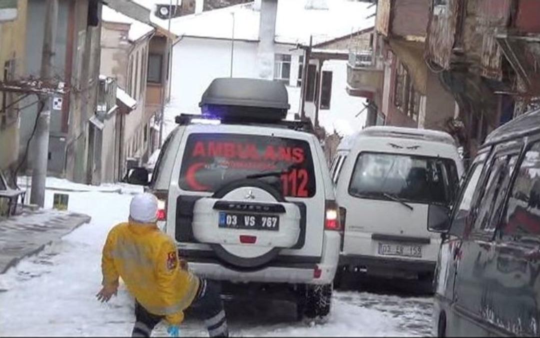 Sağlık G&ouml;revlisi &Ouml;l&uuml;mden D&ouml;nd&uuml;