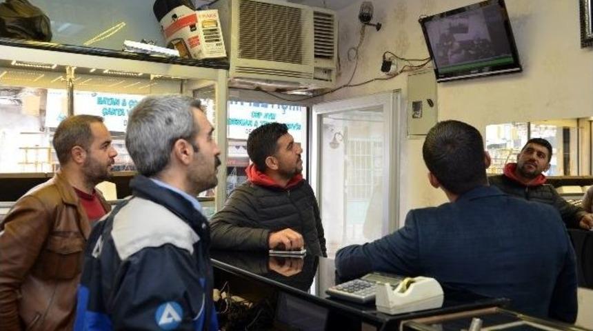 Kuyumcuya Sahte Altın Sattı