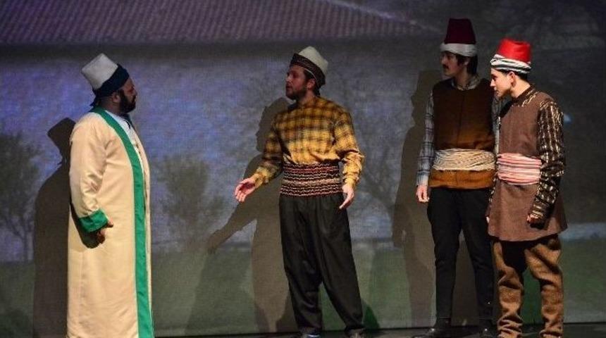 &lsquo;emir Sultan&rsquo; Oyununa B&uuml;y&uuml;k İlgi