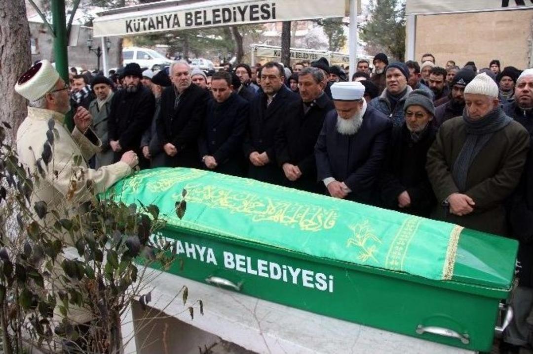 Abdullah Amca Son Yolculuğuna Dualarla Uğurlandı