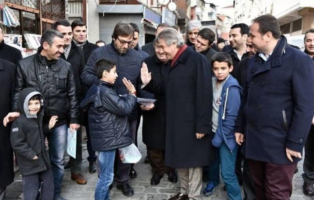 Başkan Demircan &Ouml;ğrencilerin Karne Sevincine Ortak Oldu