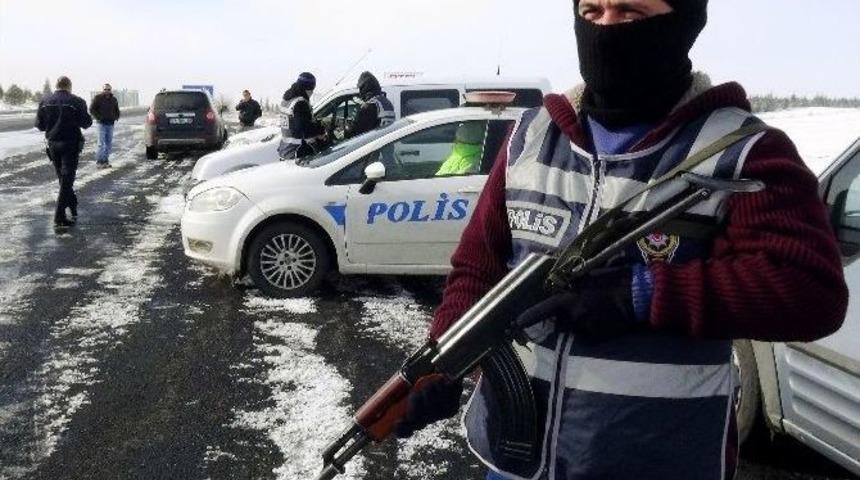 Aksaray Emniyetinden Geniş &Ccedil;aplı Asayiş Uygulaması