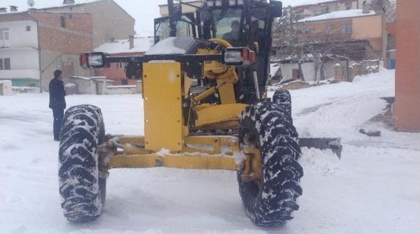 Karla M&uuml;cadelede Yoğun Mesai