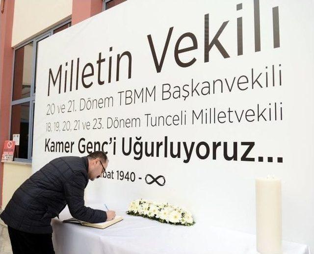 Kamer Genç İçin Taziye Defteri Açıldı