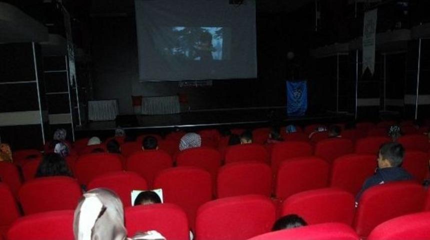 İhh&rsquo;dan &Ccedil;ocuklara Karne Hediyesi