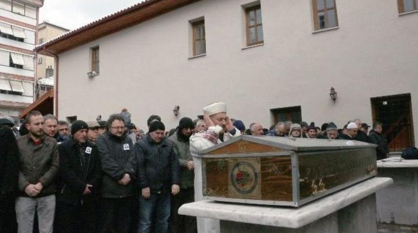 Kalp Krizinden &Ouml;len Eczacı Son Yolculuğuna Uğurlandı