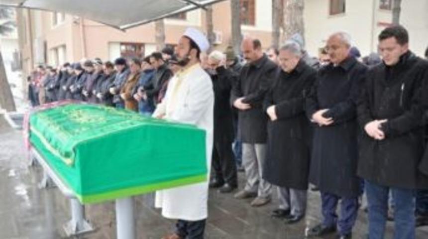 Vali Kahraman, Diş Hekimi Ahmet Ateşal&rsquo;ı Acılı G&uuml;n&uuml;nde Yalnız Bırakmadı