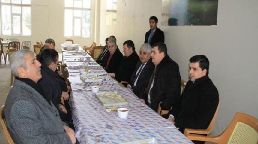 Sorgun Belediye Başkanı Ahmet Şimşek, Belediye &Ccedil;alışanlarıyla Arabaşı Yemeğinde Bir Araya Geldi