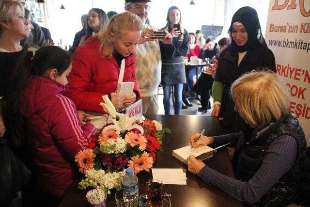 Ayşe Kulin Bursa’da Okurlarıyla Buluştu