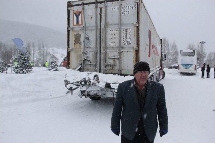 Tır’a Çarpan Yolcu Otobüsü Şarampole Uçtu: 14 Yaralı G2