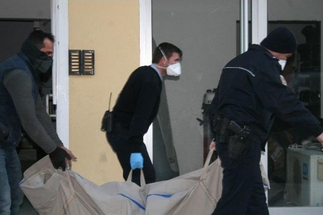 Evde Annesinin Cesediyle Bir Hafta Yaşadı