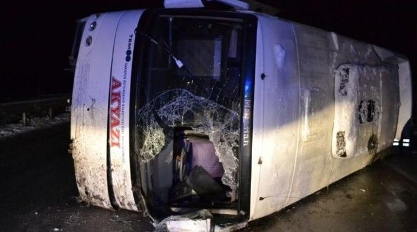Yolcu Midib&uuml;s&uuml; Devrildi: 10 Yaralı
