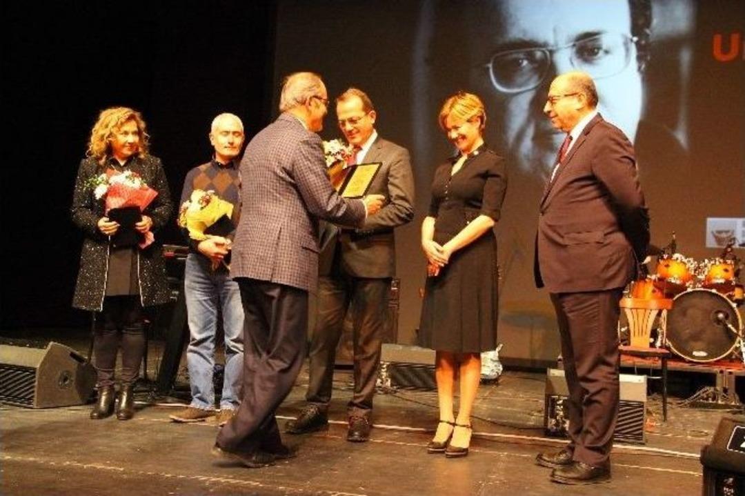 Eskişehir&rsquo;de Uğur Mumcu&rsquo;yu Anma Gecesi Ve &Ouml;d&uuml;l T&ouml;reni