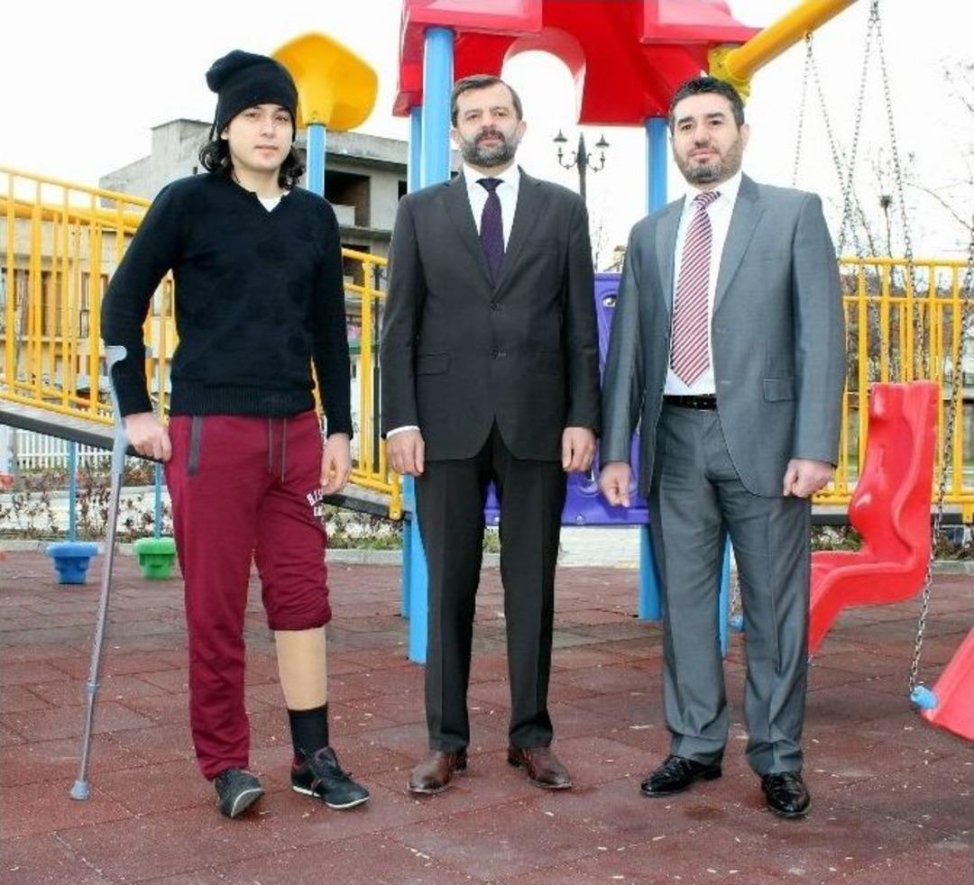 (&ouml;zel Haber) Suriye&rsquo;de Bacağı Kopan Gen&ccedil;, Protez Bacakla Hayata Tutundu