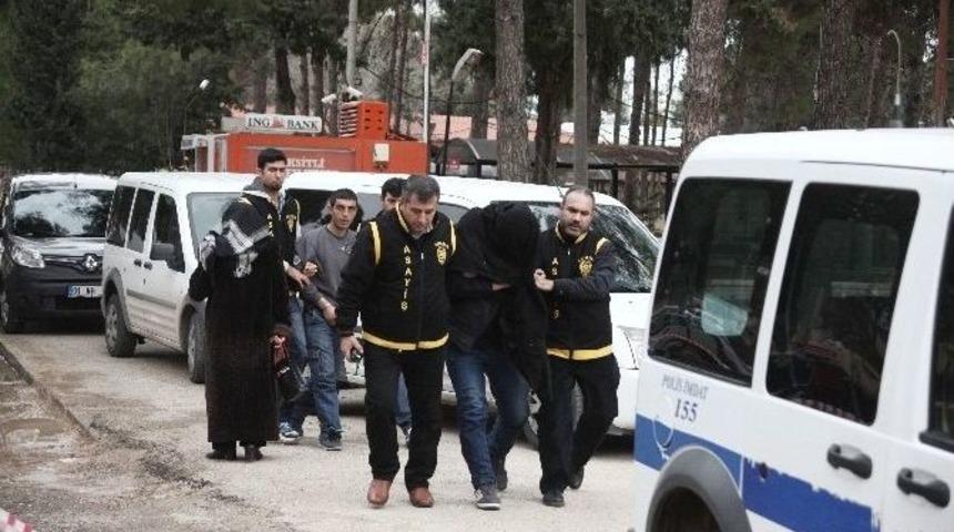 6 Otomobilden Hırsızlık Yapan 2 Kişi Tutuklandı