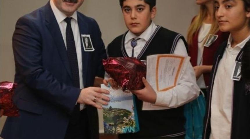 Başkan &Ouml;zg&ouml;k&ccedil;e&rsquo;den Başarılı &Ouml;ğrencilere Agua Park Ve Havuz &Ouml;d&uuml;l&uuml;