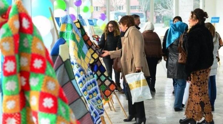 Bu Battaniyelerin Geliri Kır &Ccedil;i&ccedil;eklerine