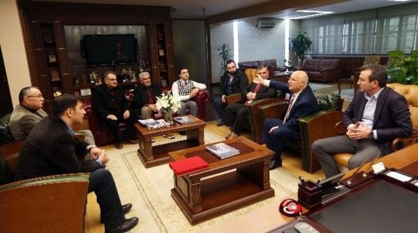 Ko&ccedil;hisarlılar&rsquo;dan Başkan Yaşar&rsquo;a Tuzdan Plaket