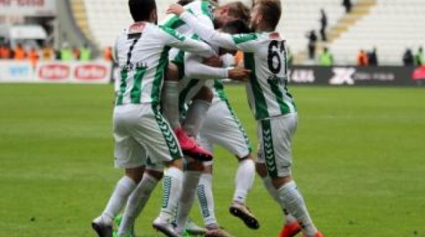 Torku Konyaspor Ligdeki Tırmanışını S&uuml;rd&uuml;r&uuml;yor