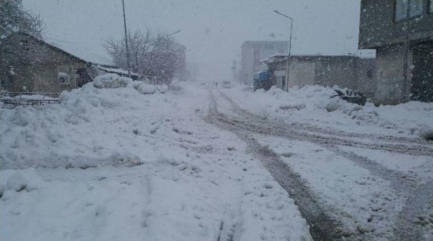 Sincik İl&ccedil;esinde 9 K&ouml;ye Ulaşım Sağlanmıyor