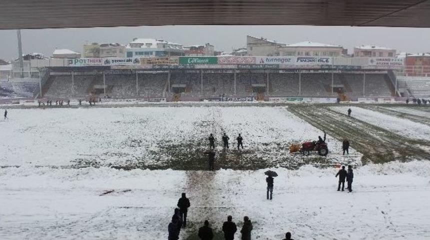 Orduspor - Pazarspor Ma&ccedil;ı Kar Yağışından Dolayı Ertelendi