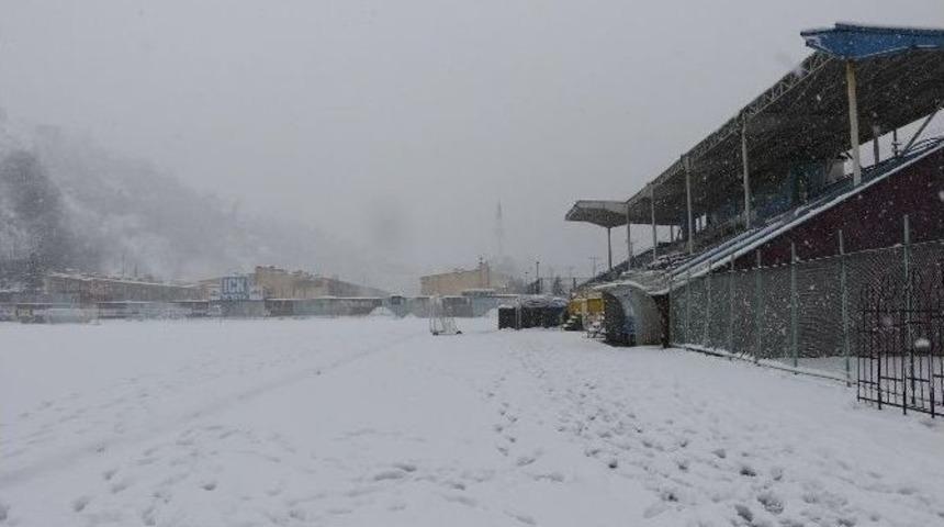 Of Maçına Kar Engeli