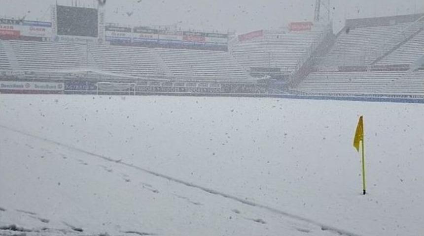 H&uuml;seyin Avni Aker&rsquo;de Kar Kalınlığı Artıyor