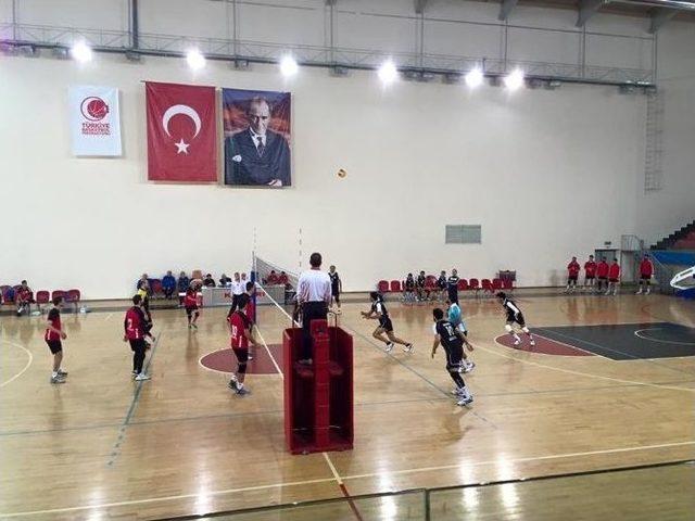 Melikgazi Belediyespor Takımları Kayseri’de Rakiplerine Geçit Vermiyor