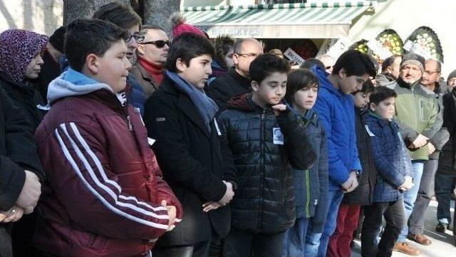 Karne Töreninde Beyin Kanaması Geçiren Açelya Son Yolculuğuna Uğurlandı