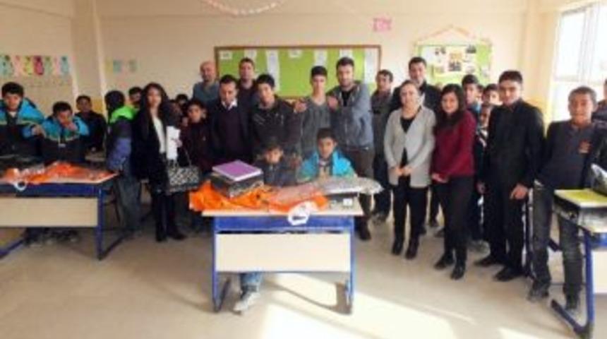 Oyunculardan Harranlı &Ouml;ğrencilere Yardım