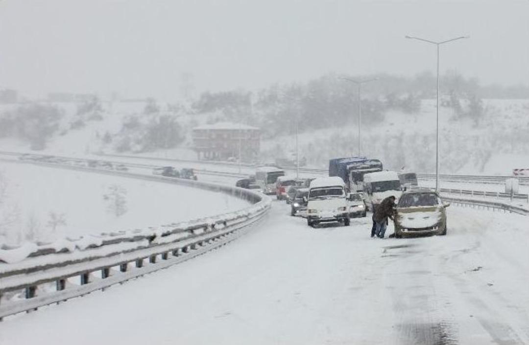 Karadeniz&rsquo;de Kar &Ccedil;ilesi