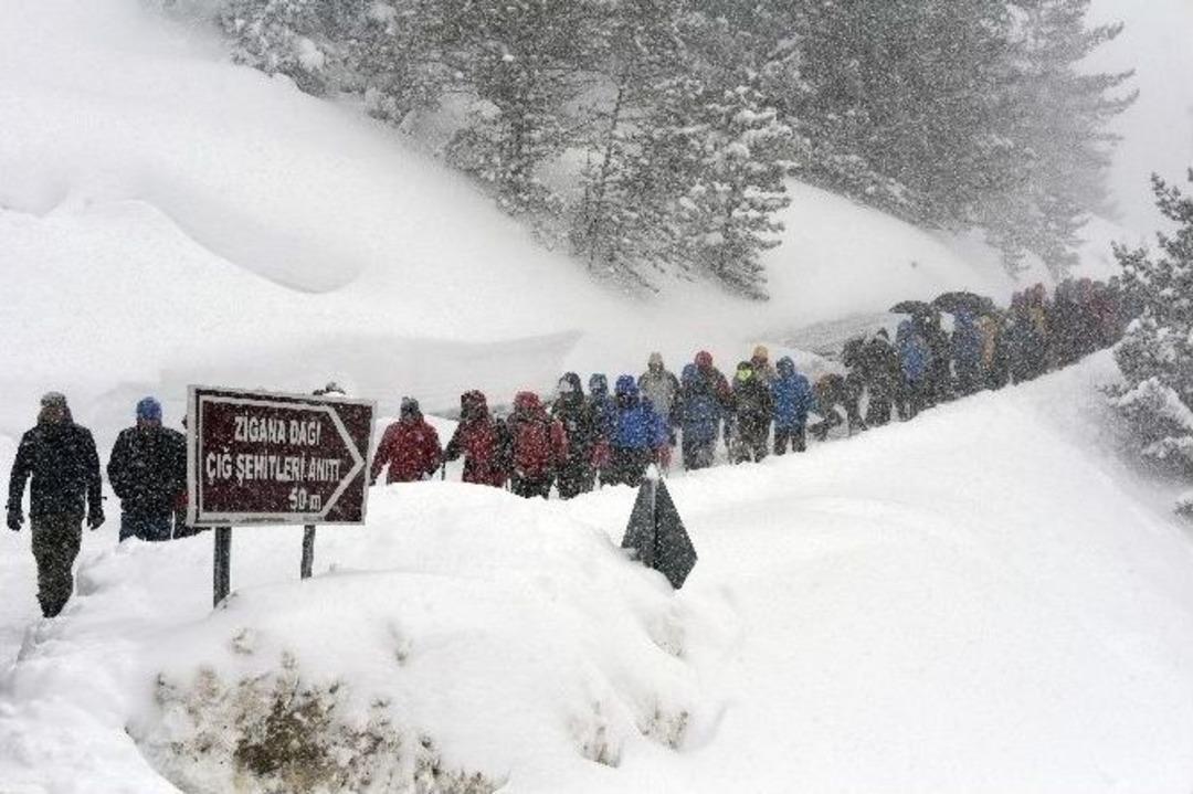 Zigana &Ccedil;ığ Şehitleri İ&ccedil;in Anma T&ouml;reni D&uuml;zenlendi