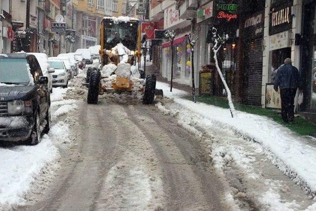 Doğu Karadeniz’de Karla Mücadele Aralıksız Sürüyor