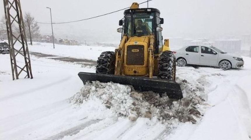 Karla M&uuml;cadele Ekipleri, &Ccedil;alışmalarını S&uuml;rd&uuml;r&uuml;yor
