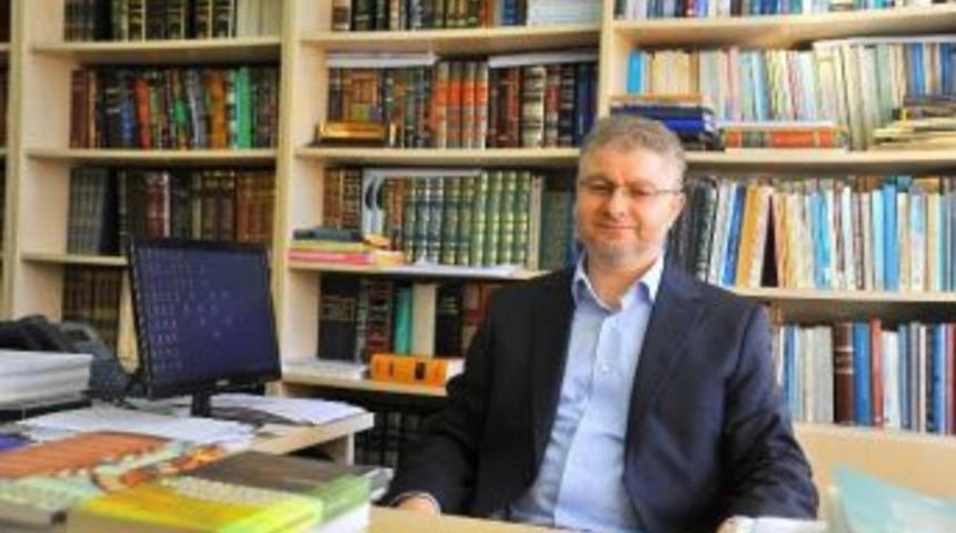 Sa&uuml; &Ouml;ğretim &Uuml;yesi Ahatlı Hadislerin K&uuml;lt&uuml;r&uuml;m&uuml;zdeki Yerini Değerlendirdi