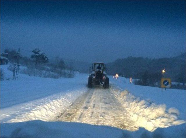 Amasra’da Köy Yollarını Açma Çalışmaları Devam Ediyor