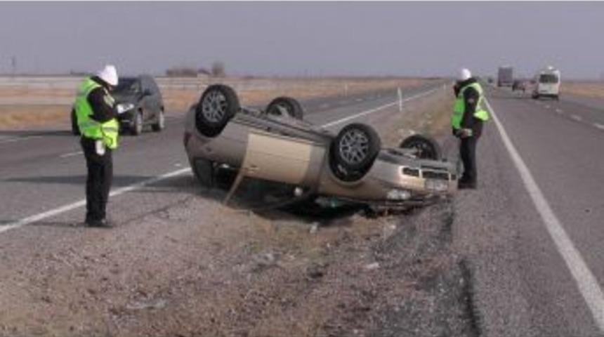 Konya&rsquo;da Otomobil Takla Attı: D&ouml;rt Yaralı