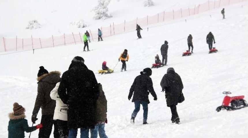 Vali Ve Milletvekilinden Ilgaz&rsquo;da Telesiyej Keyfi