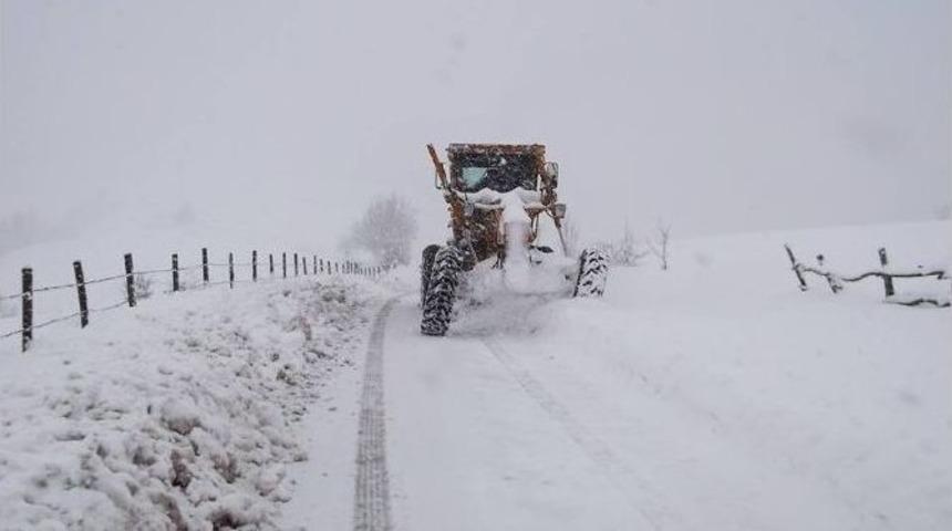 Tekkek&ouml;y Belediyesi&rsquo;nin Kar Temizleme &Ccedil;alışmaları S&uuml;r&uuml;yor