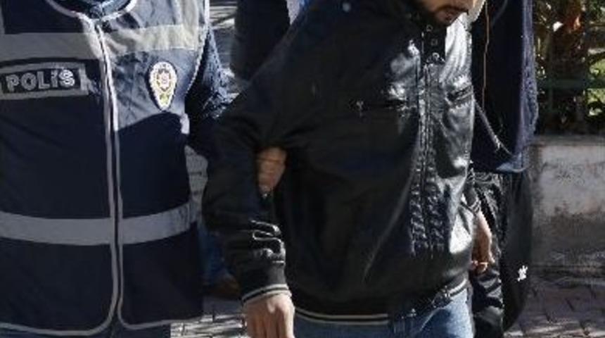 Antalya&rsquo;da Oto Hırsızlığı: 3 G&ouml;zaltı