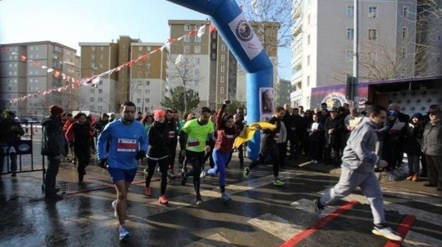 Uğur Mumcu İ&ccedil;in Koştular