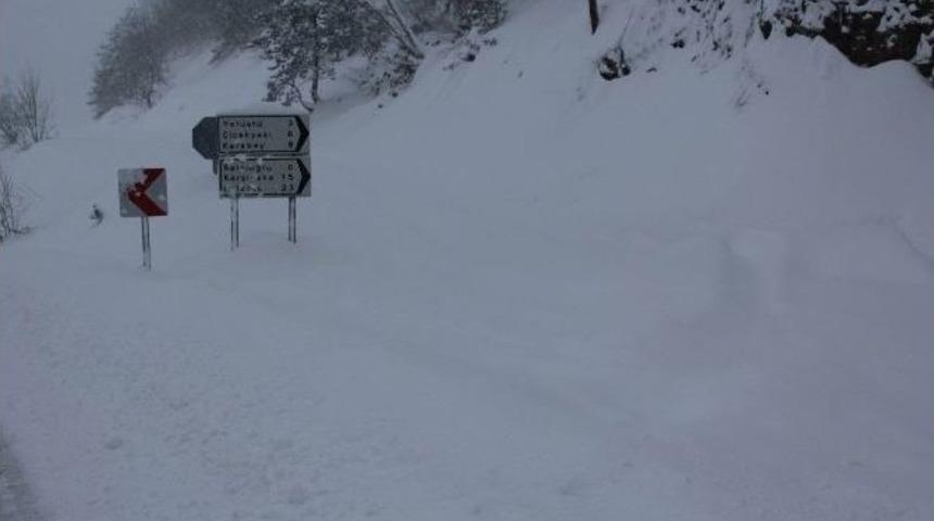 İnebolu&rsquo;da 74 K&ouml;y Yolu Ulaşıma Kapandı