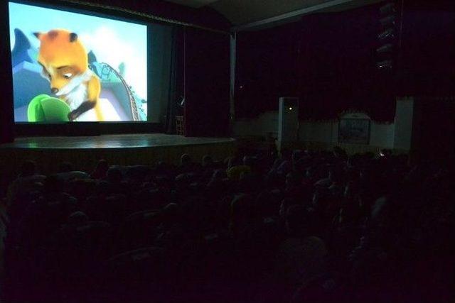 Foça Belediye Sineması’nda Film Keyfi Başladı